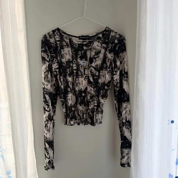 Streetwear Society Black & White Abstract Mesh Long Sleeve Top - Picture 10 of 10